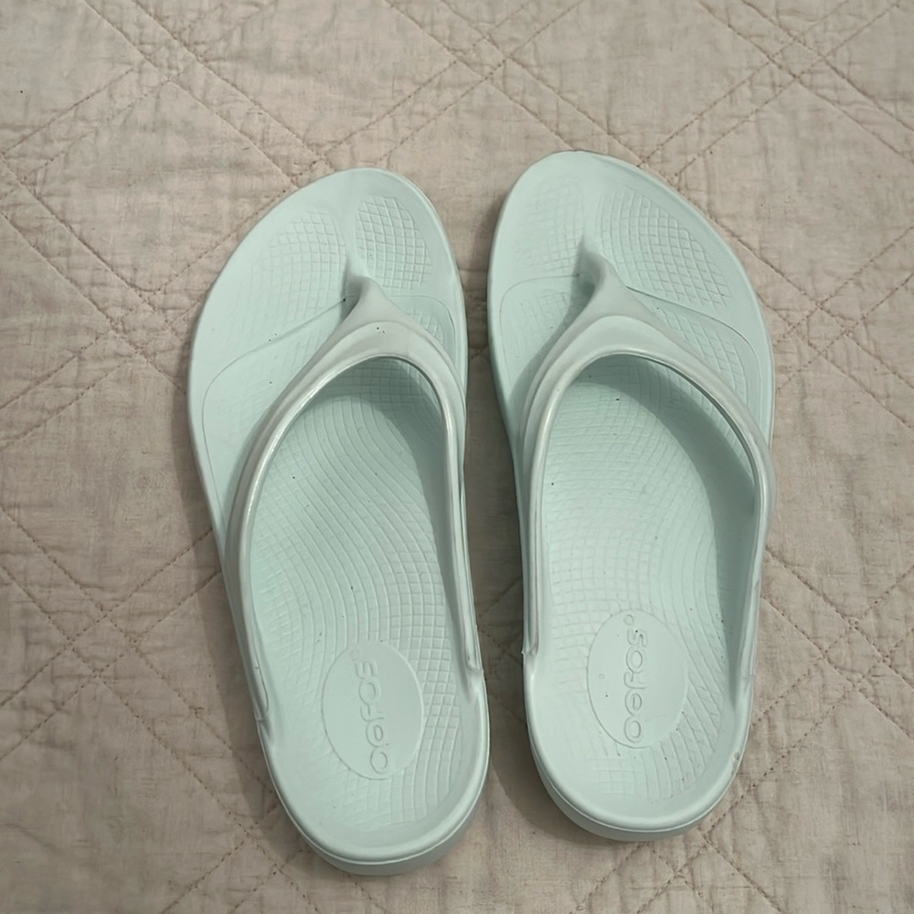 OOFOS slides
